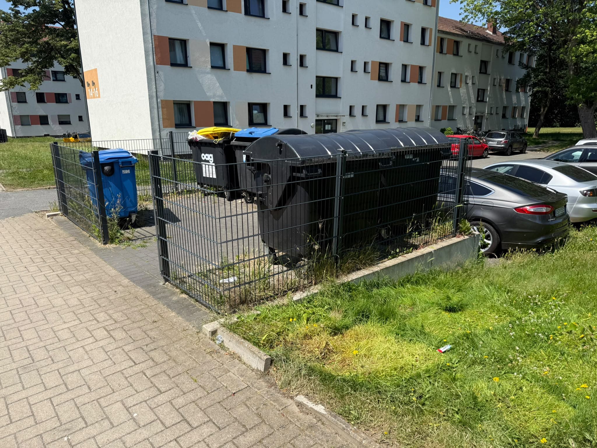 Geraeumtes Zimmer in Bielefeld, leerer Boden nach der Haushaltsaufloesung